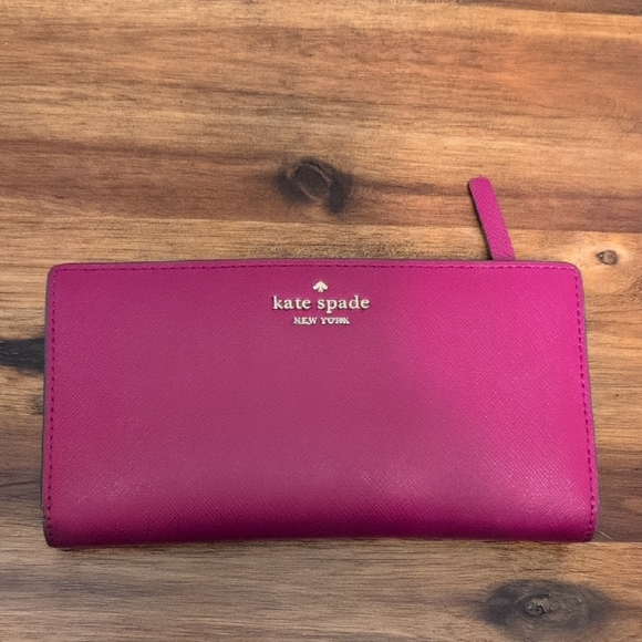kate spade Handbags - Kate Spade Fuchsia Wallet